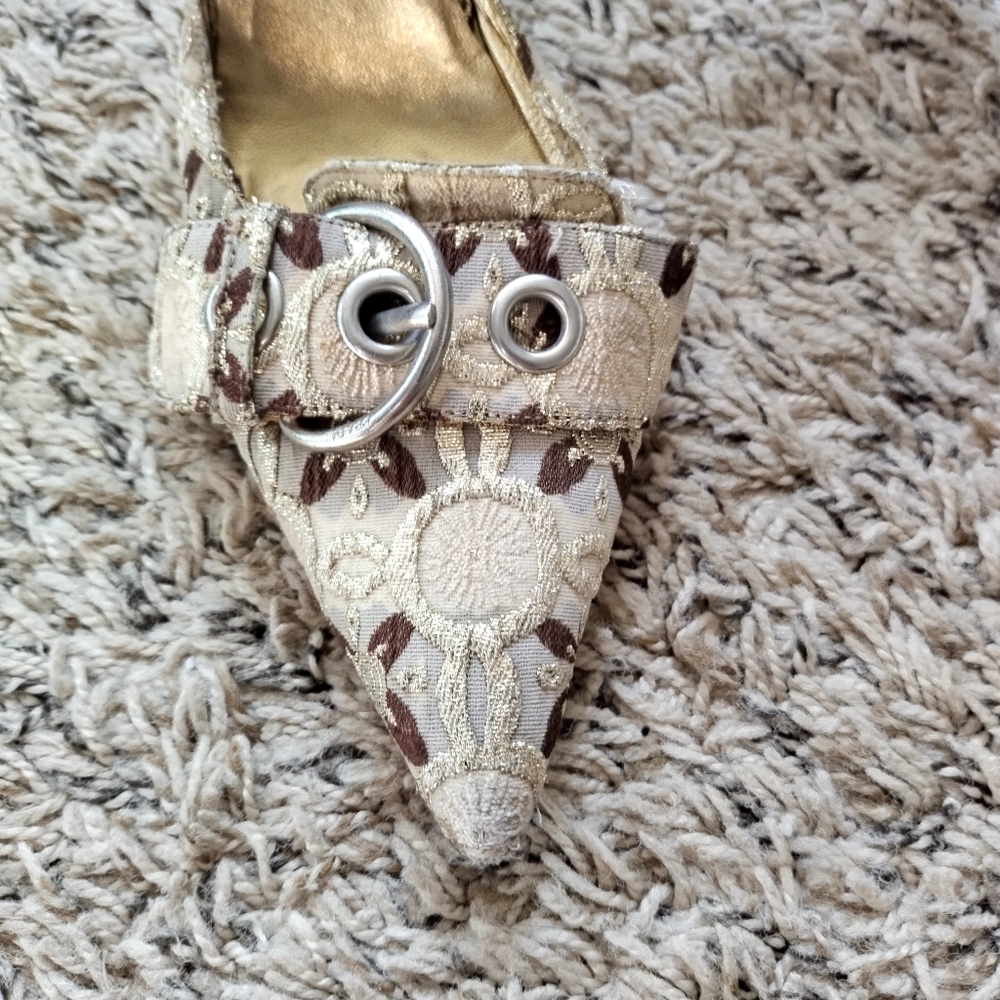 Prada calzature donna cloquet lurex Nude pumps gold brocade pattern Buckle Sz 7 - Picture 3 of 10